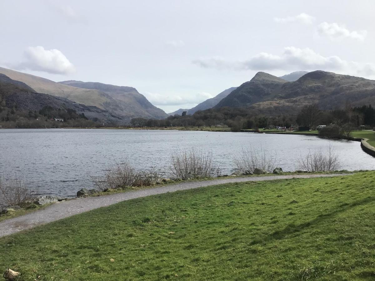 Llanberis Lodges Екстериор снимка